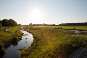 Folke Köbberling & Martin Kaltwasser: Here comes the rain again, Kamen 2013
